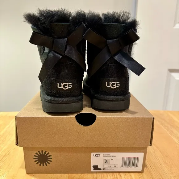 UGG Mini Bailey Bow II Boots (Toddler Size 8)
