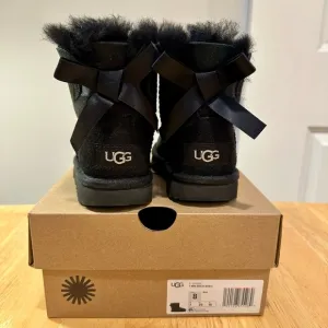 UGG Mini Bailey Bow II Boots (Toddler Size 8)