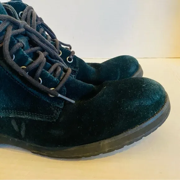 UGG Moreau Boots Mens 9 Black Suede Winter Sole Lining
