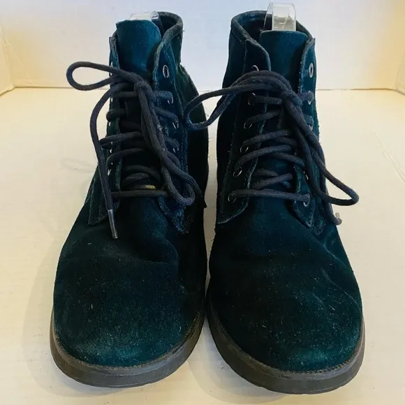 UGG Moreau Boots Mens 9 Black Suede Winter Sole Lining