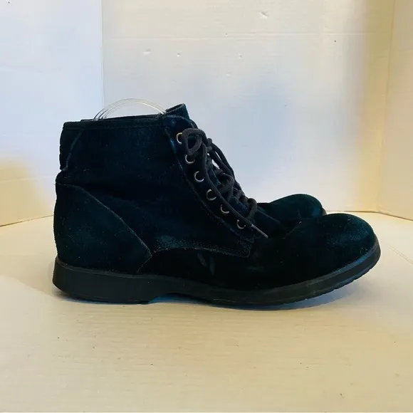 UGG Moreau Boots Mens 9 Black Suede Winter Sole Lining