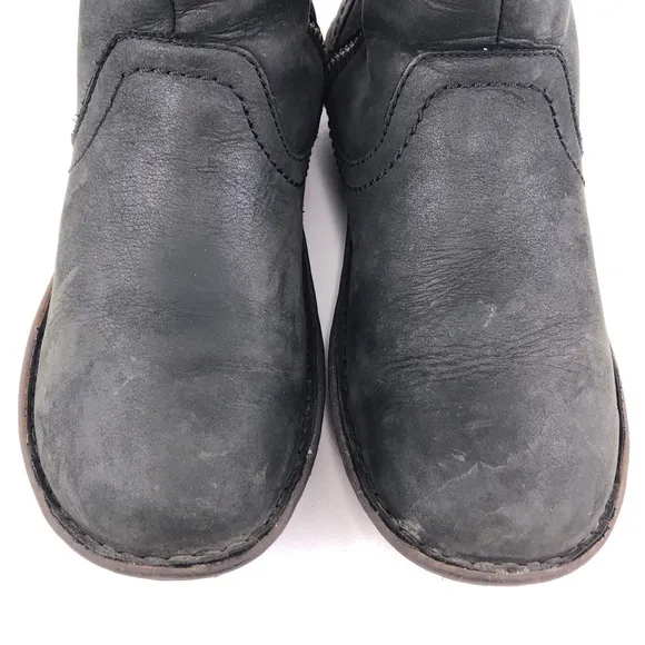 UGG Neevah Black Leather Ankle Winter Boots 7