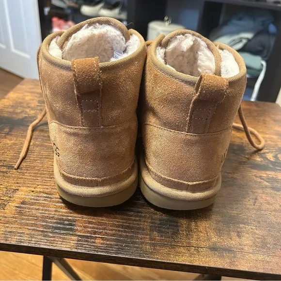 UGG Neumel Ankle Boots Mens Size 11 Chestnut Brown Leather.