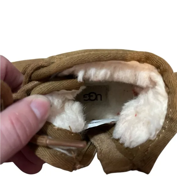 UGG Neumel II Chukka Kids Tan Boots fleece lined suede NWOT toddler size 10