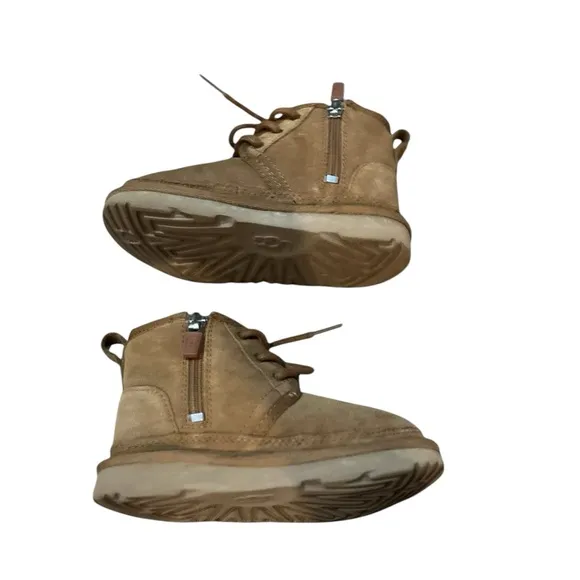 UGG Neumel II Chukka Kids Tan Boots fleece lined suede NWOT toddler size 10