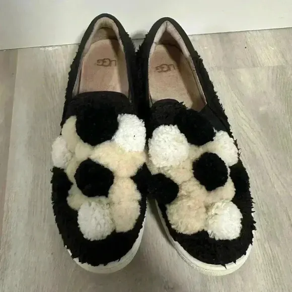 UGG RICCI POM POM WOMEN'S SLIP-ON SNEAKERS SHOES BLACK Size 7