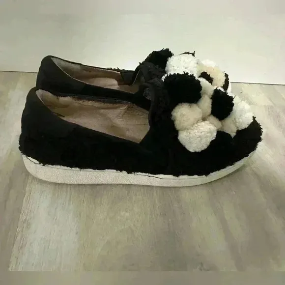 UGG RICCI POM POM WOMEN'S SLIP-ON SNEAKERS SHOES BLACK Size 7