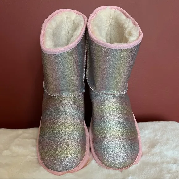 UGG silver and pastel rainbow sparkle boots, girl’s size 6, sparkly, winter