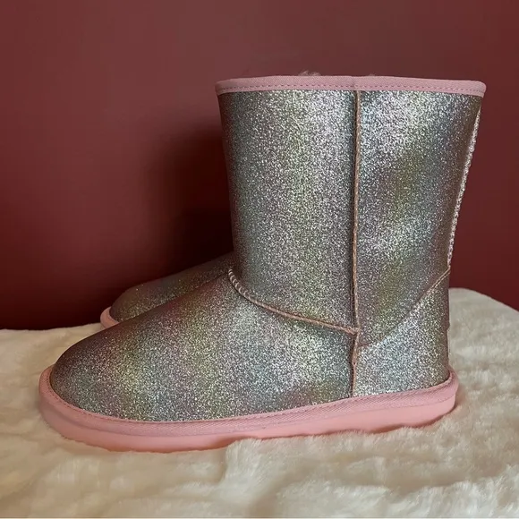 UGG silver and pastel rainbow sparkle boots, girl’s size 6, sparkly, winter