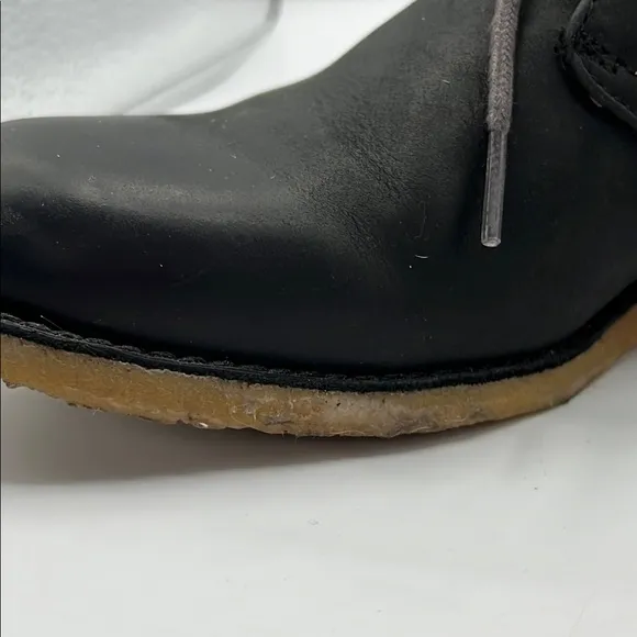 UGG Sz 8 Leighton Black Tan Chukka Boots Minimalist Design