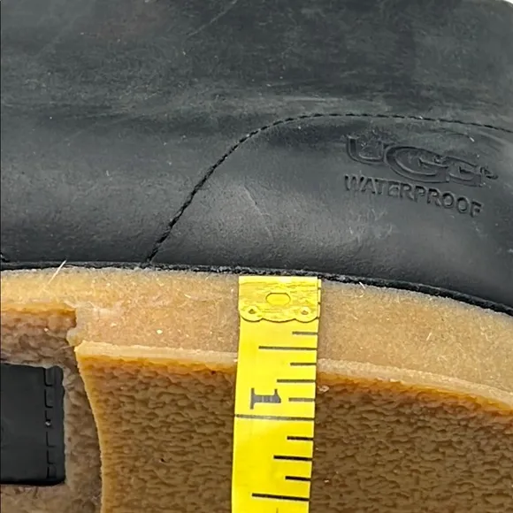 UGG Sz 8 Leighton Black Tan Chukka Boots Minimalist Design