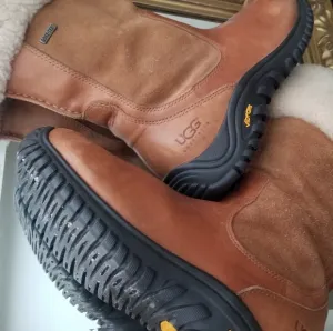 ❗UGG Tan Sheepskin and Suede Winter Boots with Fur Top Trim Size 8❗