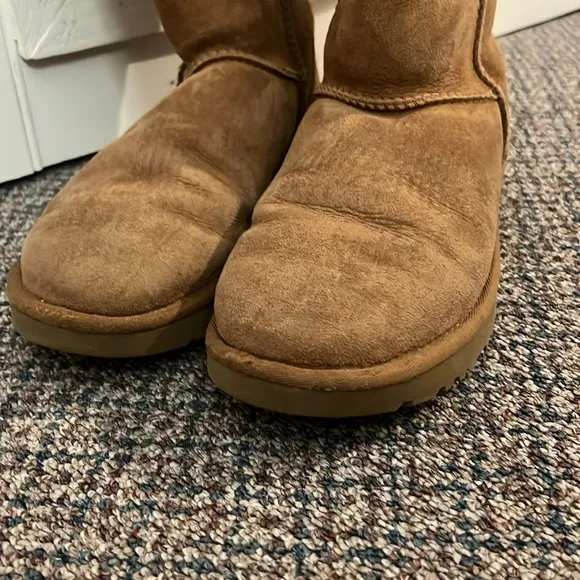 UGG  women’s chestnut sheepskin suede Classic tall winter boots size 7