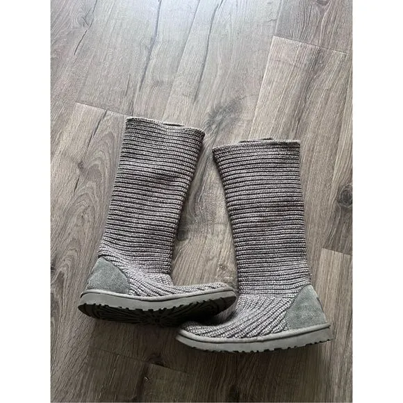 UGG Women's Classic Cardy Winter Boot size 7