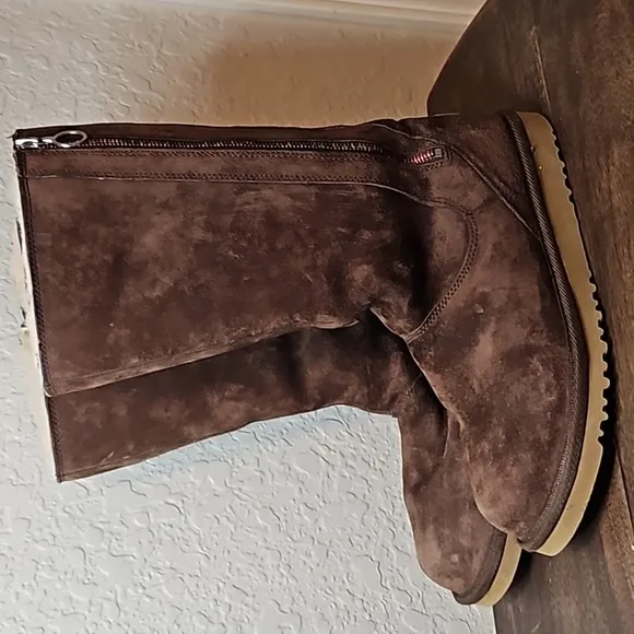 UGG Women's Hayden 5655 Suede Rainbow Zipper Winter Boots Brown Size 6