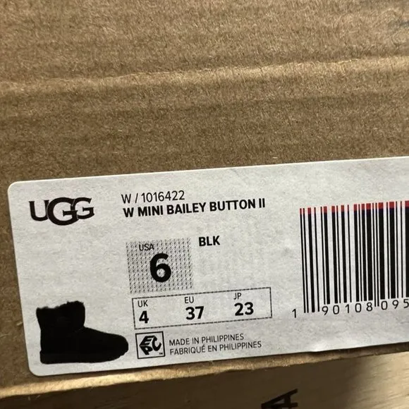 UGG Women's Mini Bailey Button II Winter Boots Black, Size 6M