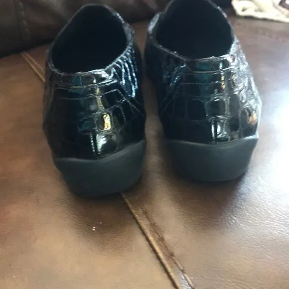 Umberto Raffini 10 black patent loafer shoes