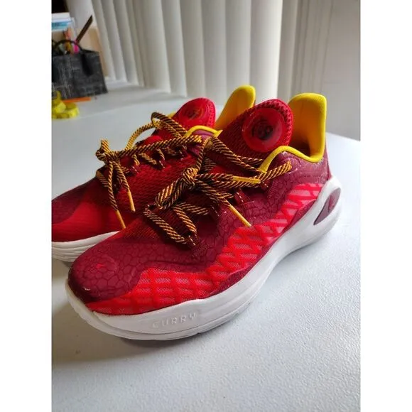 Under Armour‎ Curry 11 Fire &quot;Bruce Lee&quot; shoes size 6.5Y