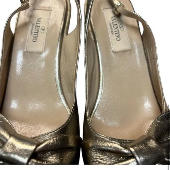 Valentino Garavani Women's Gold Espadrille Wedge Sandals Size 6.5 eu 37