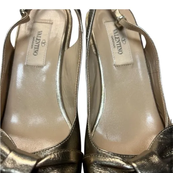 Valentino Garavani Women's Gold Espadrille Wedge Sandals Size 6.5 eu 37