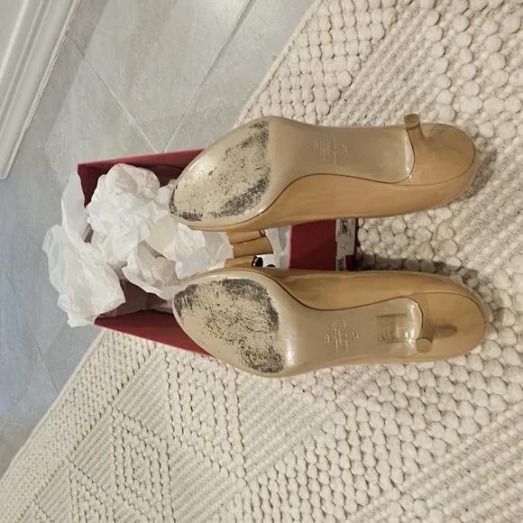 Valentino Women's Tan Bow Flats