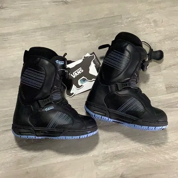 Vans Black and Blue Encore BOA snowboard binding Boots