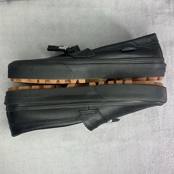 🔥🔥🔥Vans Black Leather Men's or Women’s Loafers Size: 7 M/8.5 W🔥🔥🔥