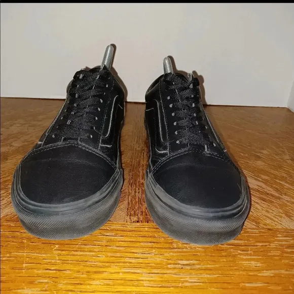 Vans Old Skool Triple Black Leather Sneakers Skate Shoes 500714 Mens Size 8.