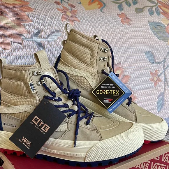 Vans WMNS Sk8-Hi Gore-TechTaos TaupeVN0A5111YUUBoots