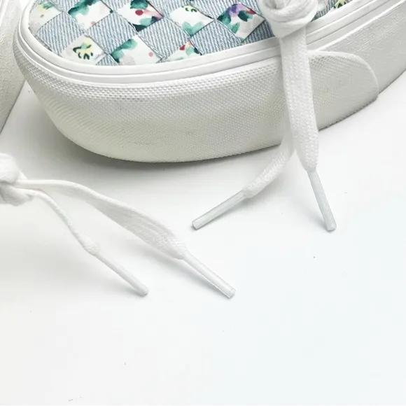 VANS Woven Floral Stackform Lace Up Sneakers, Size 7