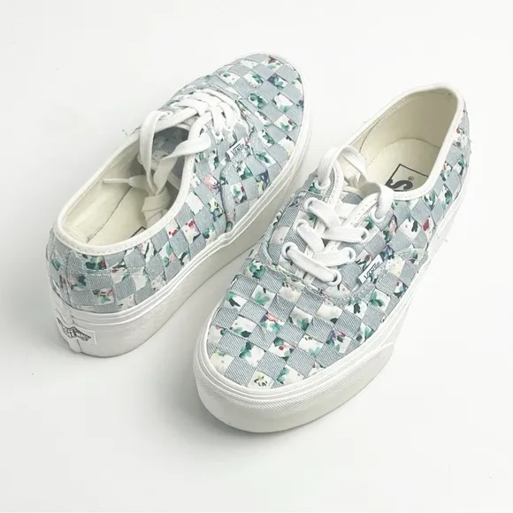 VANS Woven Floral Stackform Lace Up Sneakers, Size 7