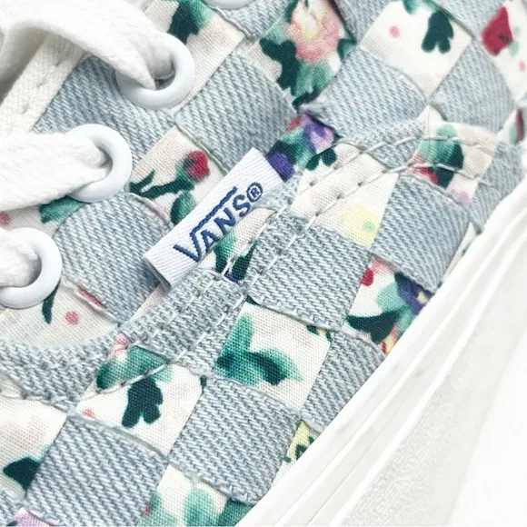 VANS Woven Floral Stackform Lace Up Sneakers, Size 7