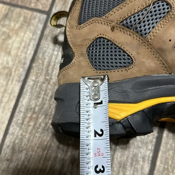 Vasque Men’s 8M 7462 Leather Gore-Tex‎ Hiking Boots