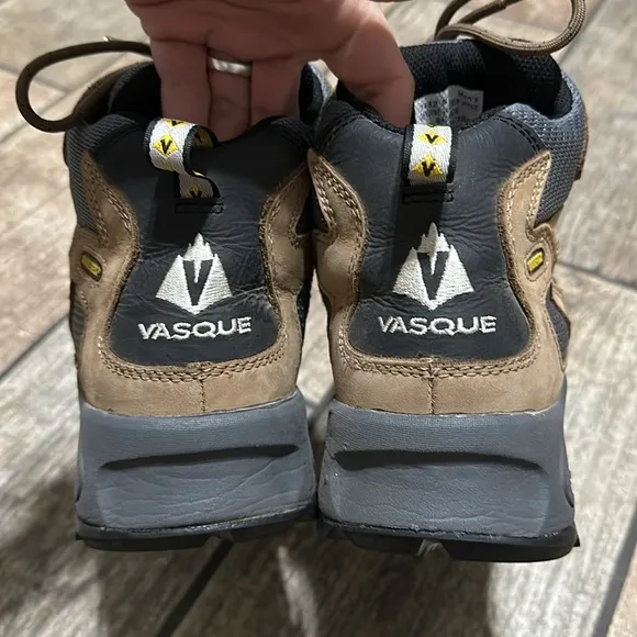 Vasque Men’s 8M 7462 Leather Gore-Tex‎ Hiking Boots