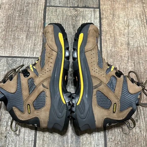 Vasque Men’s 8M 7462 Leather Gore-Tex‎ Hiking Boots