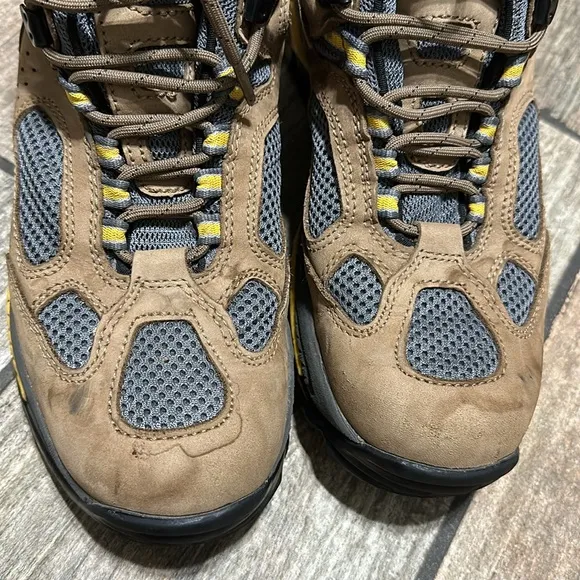Vasque Men’s 8M 7462 Leather Gore-Tex‎ Hiking Boots