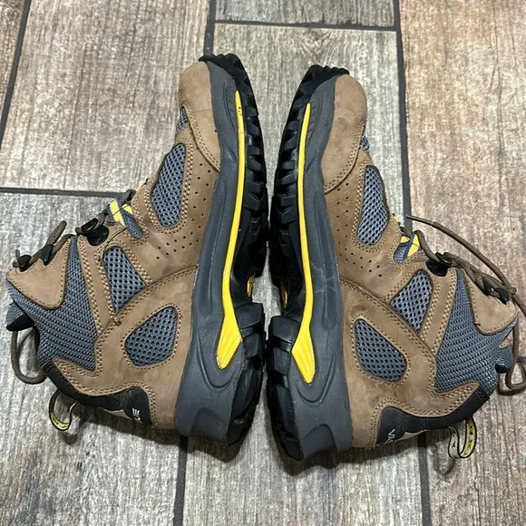 Vasque Men’s 8M 7462 Leather Gore-Tex‎ Hiking Boots