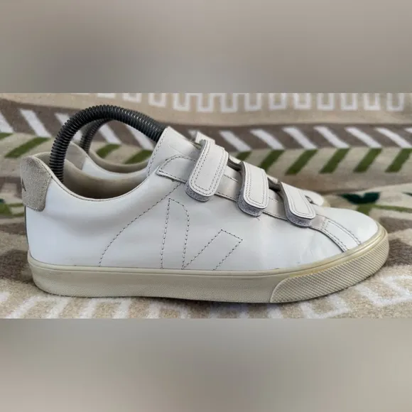 VEJA 3-Lock Esplar Low Casual Sneakers in White Leather Size 9 Retail $130