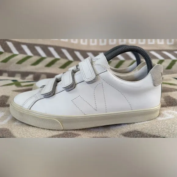 VEJA 3-Lock Esplar Low Casual Sneakers in White Leather Size 9 Retail $130