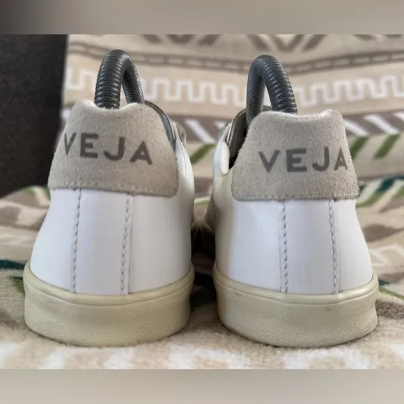 VEJA 3-Lock Esplar Low Casual Sneakers in White Leather Size 9 Retail $130