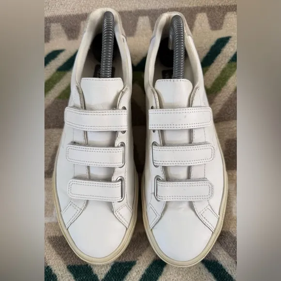 VEJA 3-Lock Esplar Low Casual Sneakers in White Leather Size 9 Retail $130