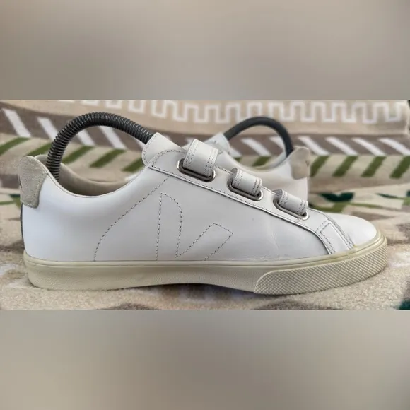 VEJA 3-Lock Esplar Low Casual Sneakers in White Leather Size 9 Retail $130