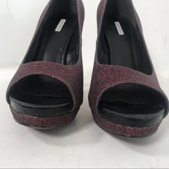 Vera Wang Red Metallic Glitter Open-Toe Heels