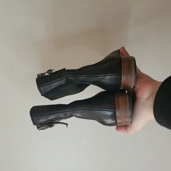 Vero Cuoio Smooth Black Leather Womens Minimialist Style Ankle Boots Size 37