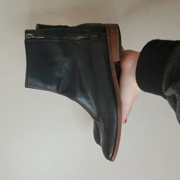 Vero Cuoio Smooth Black Leather Womens Minimialist Style Ankle Boots Size 37