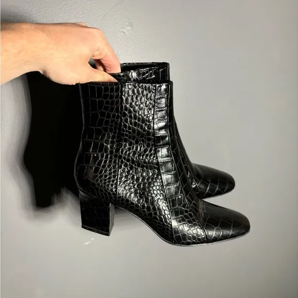 Veronica Beard Felix Croc Embossed Ankle Boots Size 9