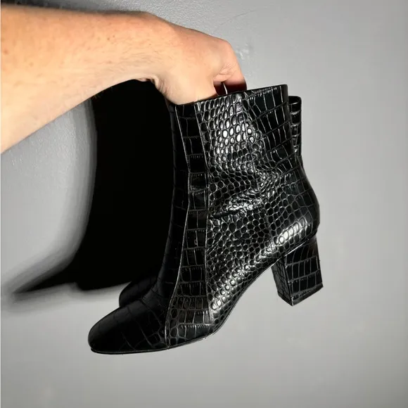 Veronica Beard Felix Croc Embossed Ankle Boots Size 9
