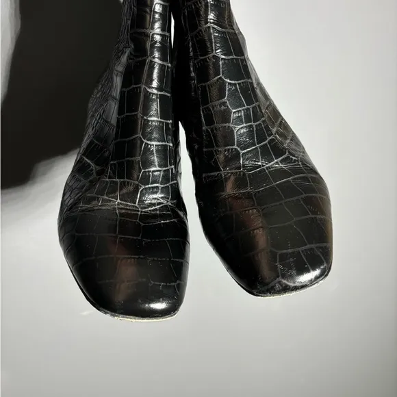 Veronica Beard Felix Croc Embossed Ankle Boots Size 9