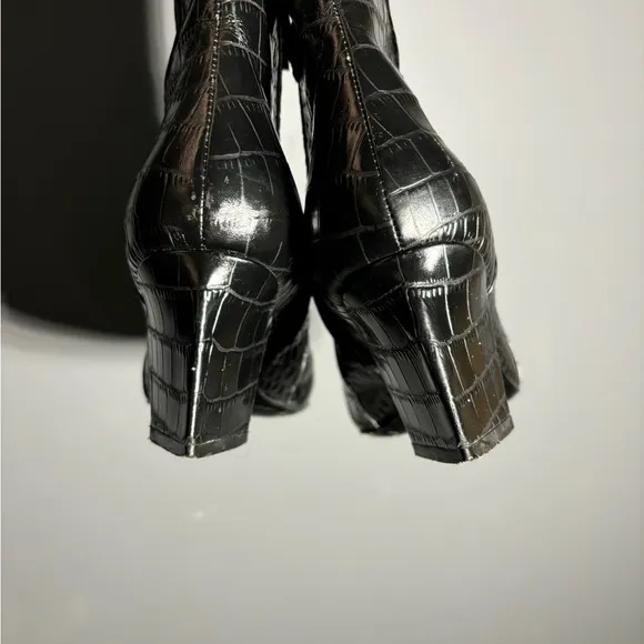 Veronica Beard Felix Croc Embossed Ankle Boots Size 9
