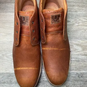 Vibram Brown Leather Chukka Boots with Distressed Finish